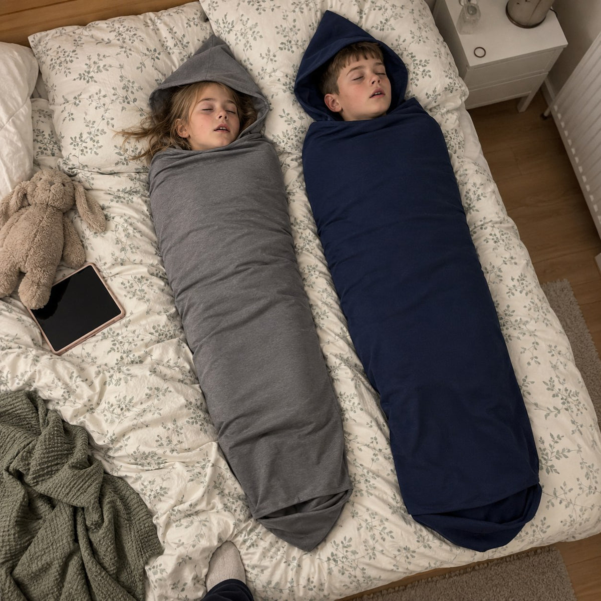 Kokon Wtulo Mini – rodzeństwo śpi w kokonach